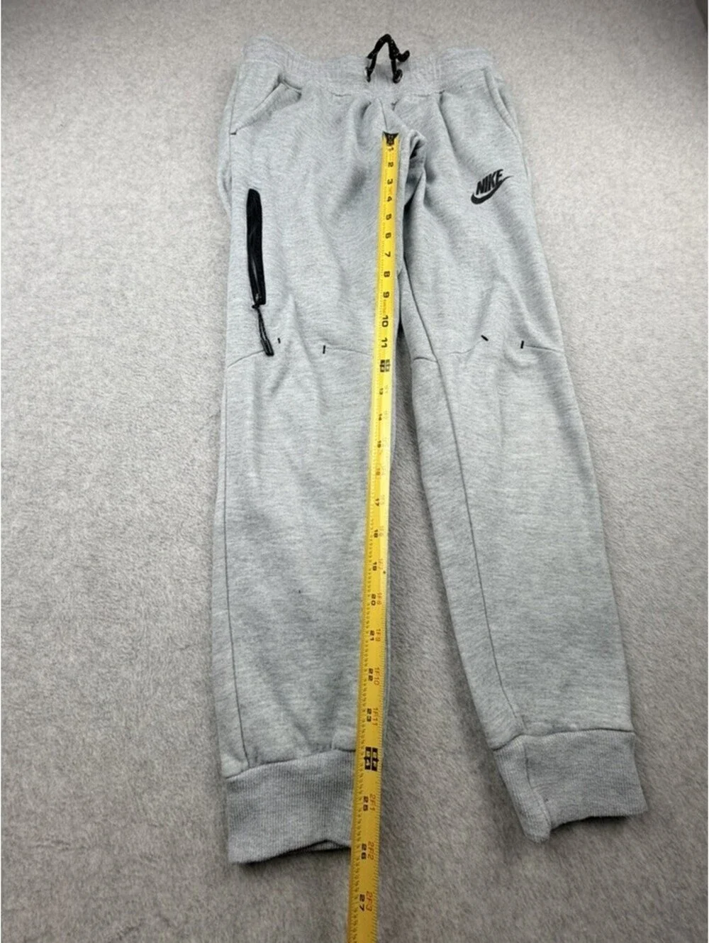 Nike Mens Tech Fleece Joggers Size M Gray Zipper Pocket Athletic Pants